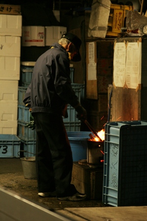 sm20051119 Tsukiji Fish Market 001.jpg